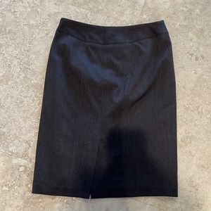 💕HP 2/17💕Rafaella Studios Women’s dark gray skirt - size 10